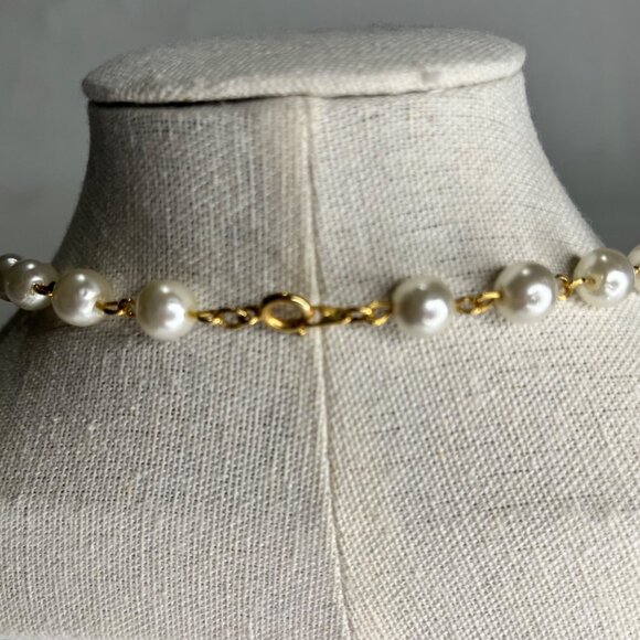 Gold-Plated Necklace With Pearls & Blue Gemstone Accents - Picture 4 of 4